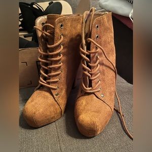 okay condition, size 5 1/2